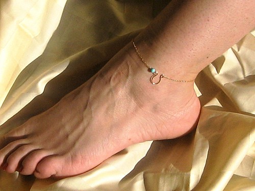 Horseshoe Anklet 14k Gold Fill or 925 Sterling Silver, Turquoise Ankle Bracelet, Bridesmaid Gift, Lucky Jewelry, Handcrafted Horseshoe